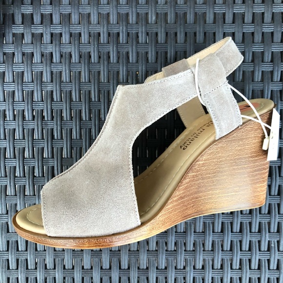 Sofia Milano | Suede Wedge Sandals 💗💗 - Picture 10 of 12